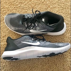 ✨ Brand New never worn Men’s Nike Flex shoes✨